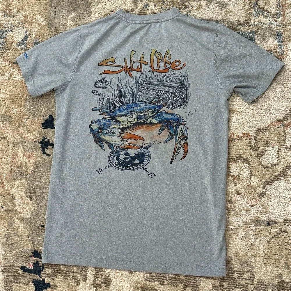 Salt Life. Boy’s Gray Tee with Colorful Crab Design